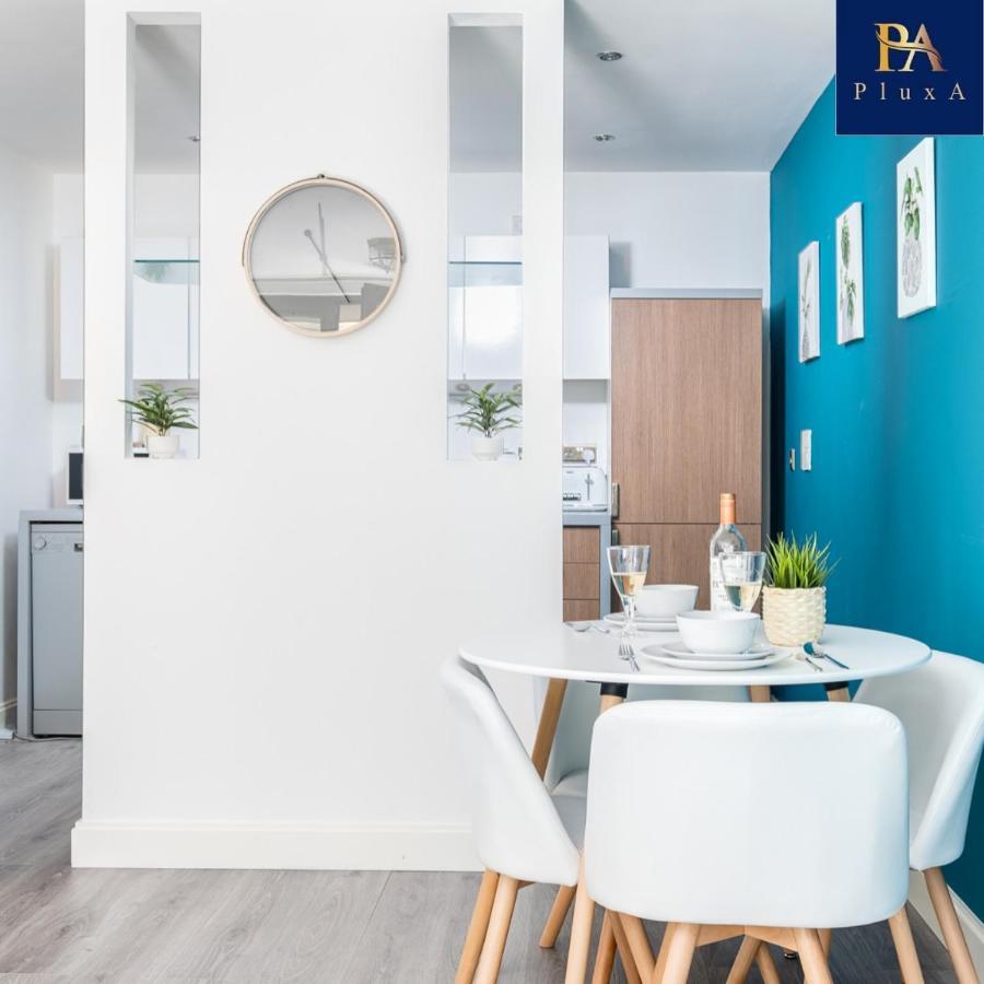 Pluxa Vivid Veranda Beautiful City Centre Apartment With Free Parking Birmingham Kültér fotó