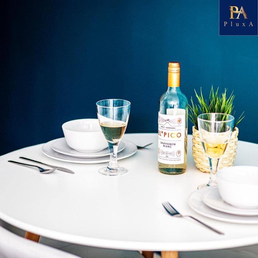 Pluxa Vivid Veranda Beautiful City Centre Apartment With Free Parking Birmingham Kültér fotó