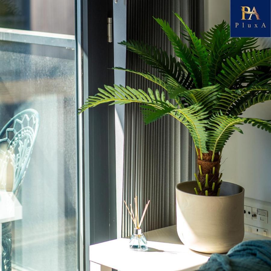 Pluxa Vivid Veranda Beautiful City Centre Apartment With Free Parking Birmingham Kültér fotó